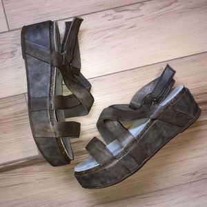 Antelope platform grey Leather sandals 👡